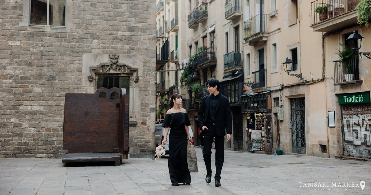 石畳や古き良き街並みを周遊